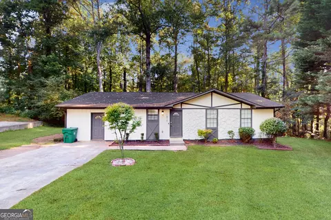1815 Herringbone Holw, Lithonia, GA 30058