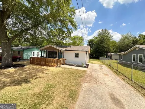 214 Suzanne Dr, Warner Robins, GA 31093