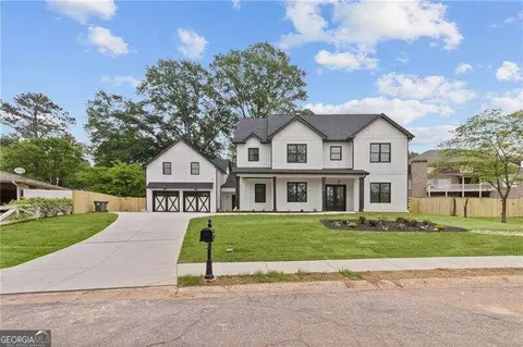 346 Crest View Cir, Roswell, GA 30075