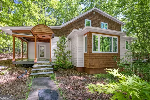 566 Roberts Creek Ln, Clarkesville, GA 30523