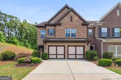 1045 Hampton Oaks Dr, Alpharetta, GA 30004