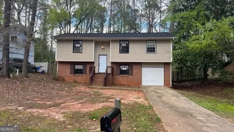 585 Country Lane Dr, Jonesboro, GA 30238