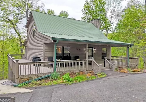 4695 Dogwood Cir, Young Harris, GA 30582