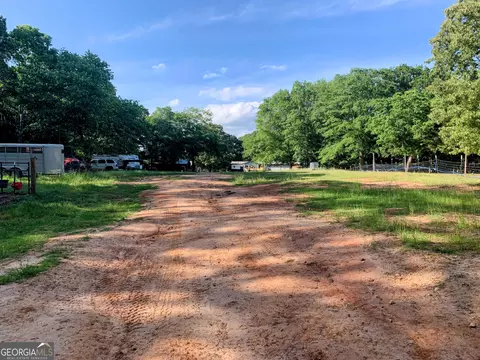 819 Cannafax Rd, Barnesville, GA 30204 photo 4