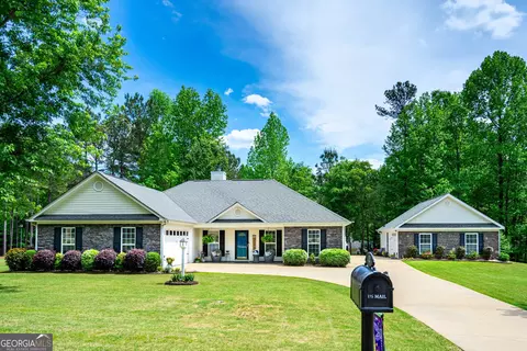 100 Wexford Dr, Lagrange, GA 30241