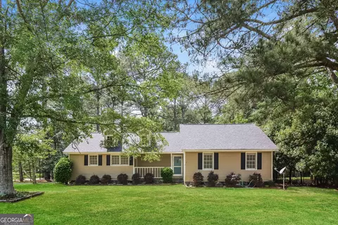 1347 Maple Dr, Griffin, GA 30224