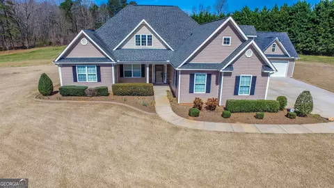 107 Hunter Farm Dr, Senoia, GA 30276