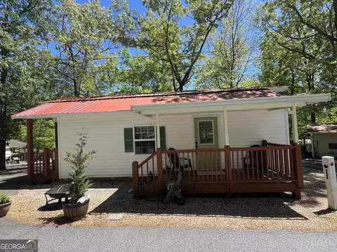 1112 Mountain Shadows Dr, Cleveland, GA 30528