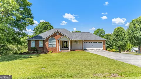 453 Oakwood Dr, Cedartown, GA 30125