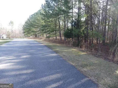2275 Grand Oaks Dr, Social Circle, GA 30025