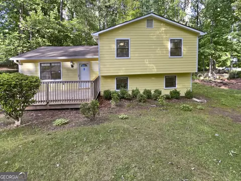 1943 Roberts Ln, Lawrenceville, GA 30043