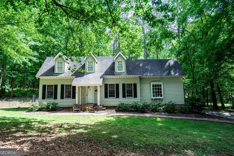 43 Creek Ridge Dr, Lagrange, GA 30240