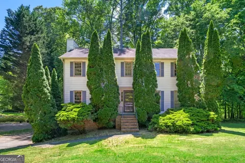1028 W Mill Dr NW, Kennesaw, GA 30152