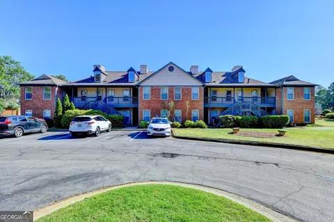 1709 Beaumont Cir, Duluth, GA 30096