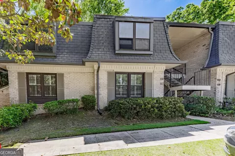 137 Woodmere Sq NW, Atlanta, GA 30327