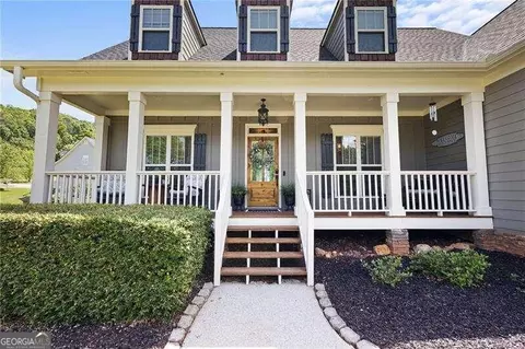 18 Willow Cir NE, White, GA 30184