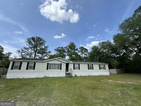 1425 Owens Rd, Pembroke, GA 31321