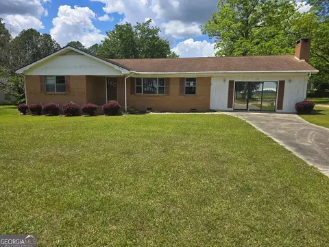 177 Longbridge Rd, Helena, GA 31037