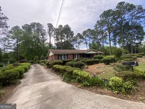 251 E Beech St, Cochran, GA 31014 photo 3