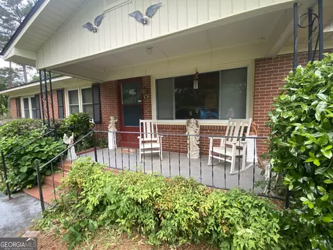 251 E Beech St, Cochran, GA 31014 photo 2