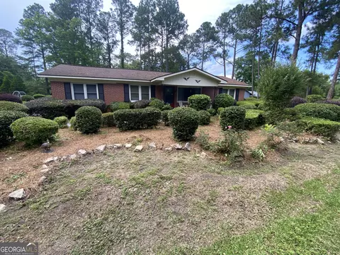 251 E Beech St, Cochran, GA 31014