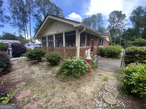 251 E Beech St, Cochran, GA 31014 photo 7