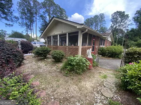 251 E Beech St, Cochran, GA 31014 photo 6