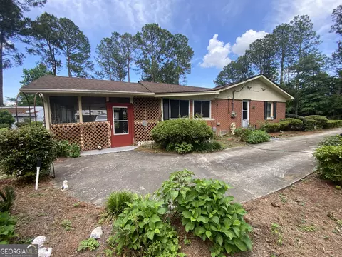 251 E Beech St, Cochran, GA 31014 photo 5