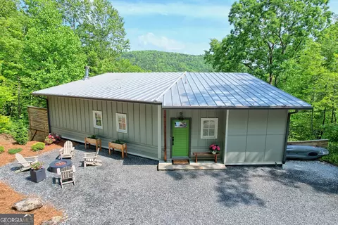 360 Knots Ln, Clayton, GA 30525
