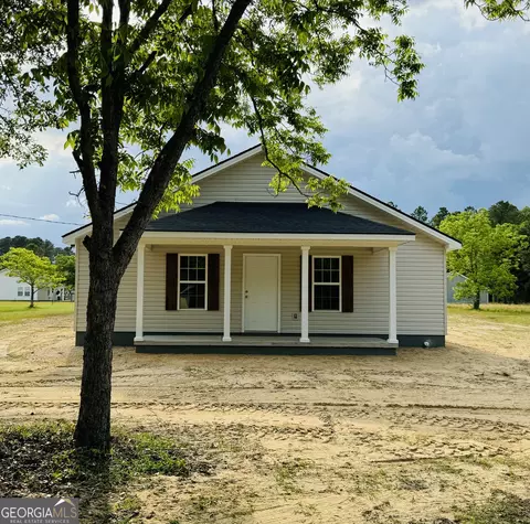 85 Church St, Collins, GA 30421