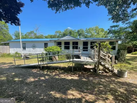145 Payne Cir, Waynesville, GA 31566