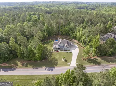 411 Crescent Dr, Forsyth, GA 31029 photo 4