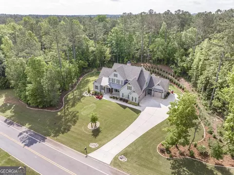 411 Crescent Dr, Forsyth, GA 31029 photo 3