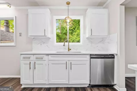 584 S Rays Rd, Stone Mountain, GA 30083 photo 9