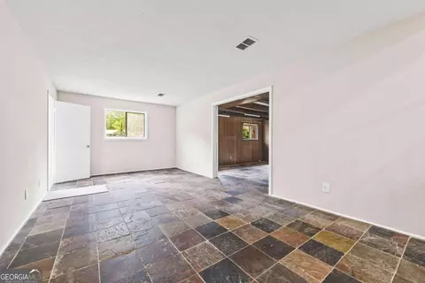 584 S Rays Rd, Stone Mountain, GA 30083 photo 13