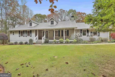 711 Minix Rd, Sharpsburg, GA 30277