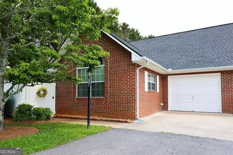 301 Alston Ridge Dr, Cornelia, GA 30531