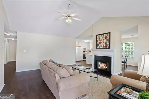 6775 Chesepeake Pt, Rex, GA 30273 photo 4