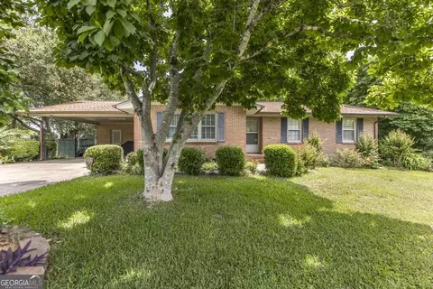 104 Ridgeland Dr, Warner Robins, GA 31093