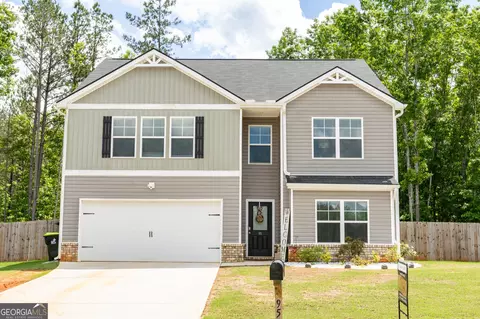 95 Mccollum Dr, Grantville, GA 30220