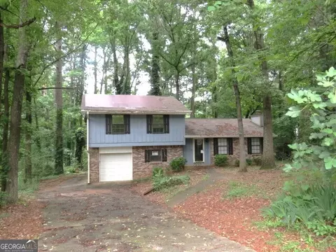 2424 White Cir, Snellville, GA 30039