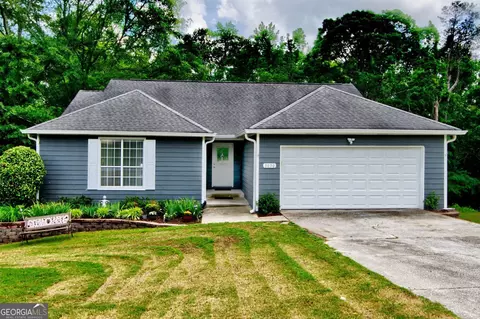 3030 Country Farms Dr, Snellville, GA 30039