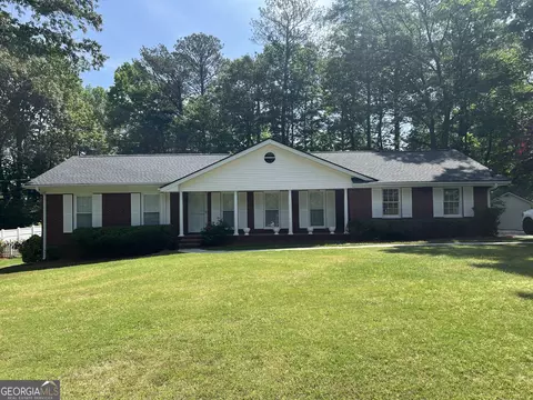 104 Hickory Ave, Fayetteville, GA 30215