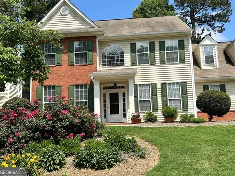 100 Glengary Ct, Fayetteville, GA 30214