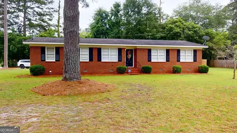 602 Sherwood Dr, Dublin, GA 31021