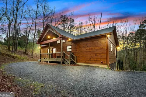 2070 Mountain Tops Rd, Blue Ridge, GA 30513
