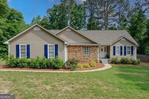 320 Country Lake Dr, Mcdonough, GA 30252