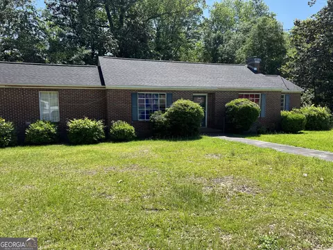 208 Ab Hendrix St, Claxton, GA 30417