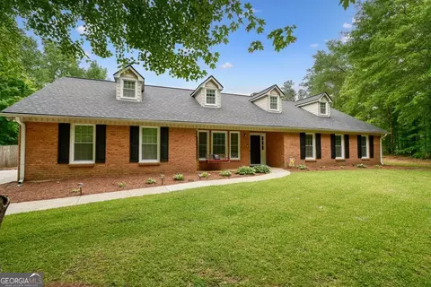 44 Oberlochen Way, Douglasville, GA 30134