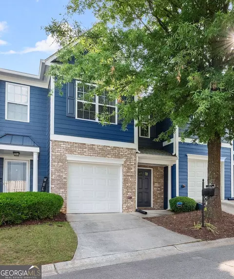6610 Splashwater Dr, Flowery Branch, GA 30542